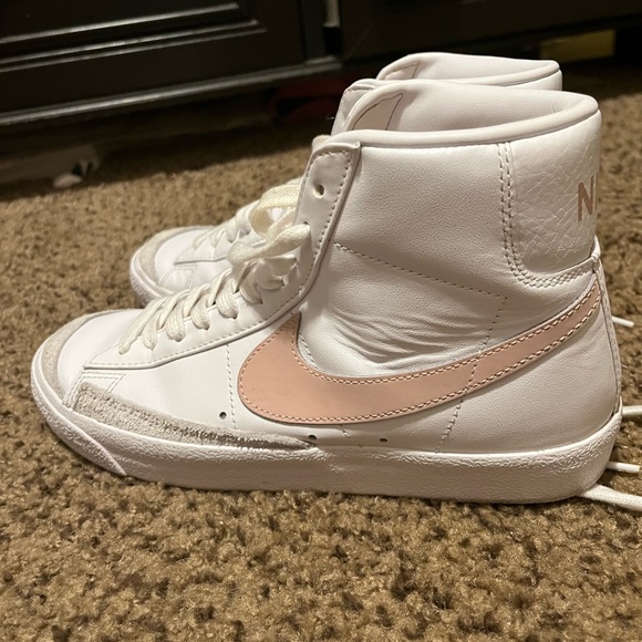 Pink women’s Nike Blazer - Picture 1 of 6